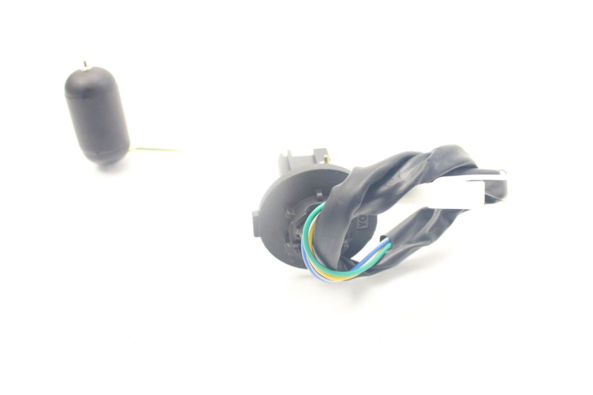 photo de WSKAŹNIK POZIOMU PALIWA W ZBIORNIKU JM MOTORS SANTANA 50 (2014 - 2023) - Inny kąt widzenia