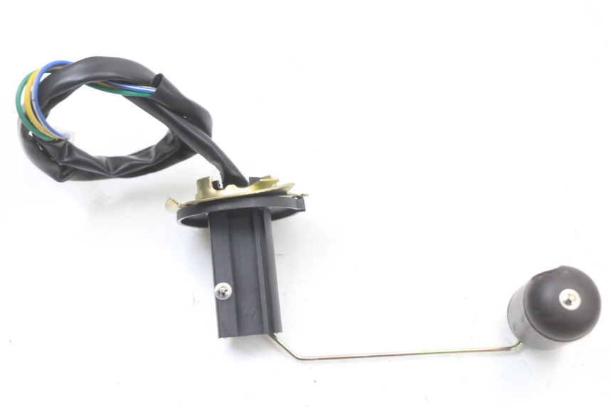 photo de WSKAŹNIK POZIOMU PALIWA W ZBIORNIKU JM MOTORS SANTANA 50 (2014 - 2023) - Zoom stanu zużycia