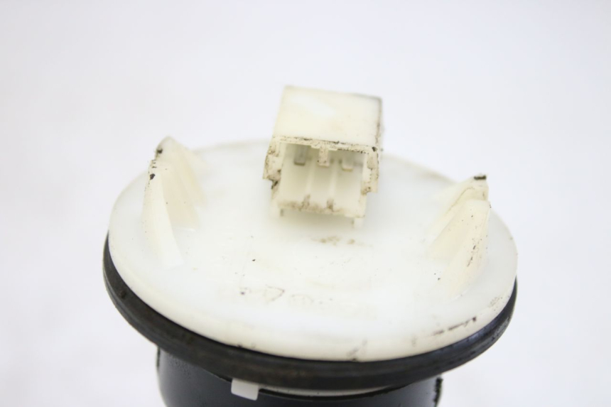 photo de WSKAŹNIK POZIOMU PALIWA W ZBIORNIKU APRILIA SCARABEO 100 (2003 - 2012) - Inny kąt widzenia