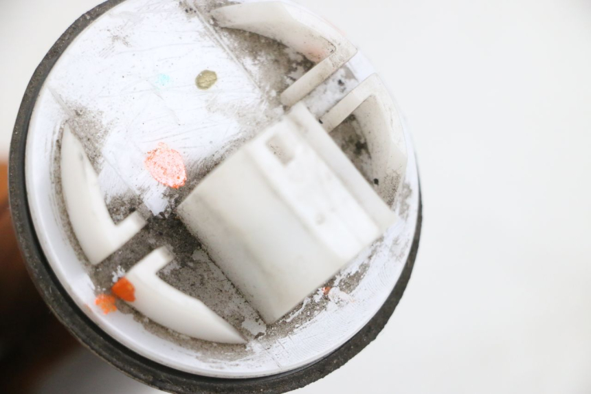 photo de WSKAŹNIK POZIOMU PALIWA W ZBIORNIKU PEUGEOT SPEEDFIGHT 4 4T EFI 50 (2021 - 2025) - Zbliżenie techniczne