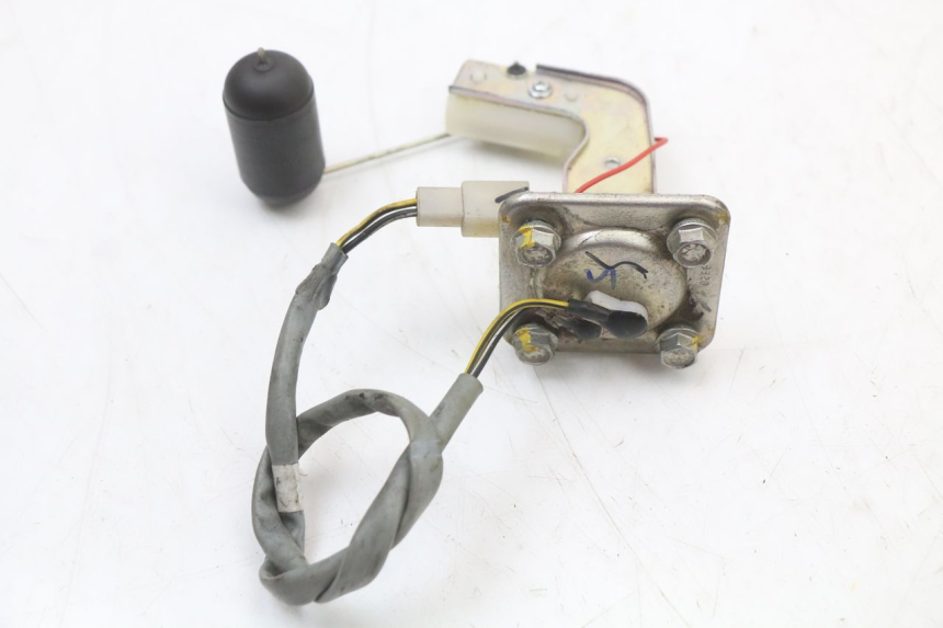 photo de WSKAŹNIK POZIOMU PALIWA W ZBIORNIKU APRILIA SR 2T 50 (2018 - 2022) - Zoom stanu zużycia