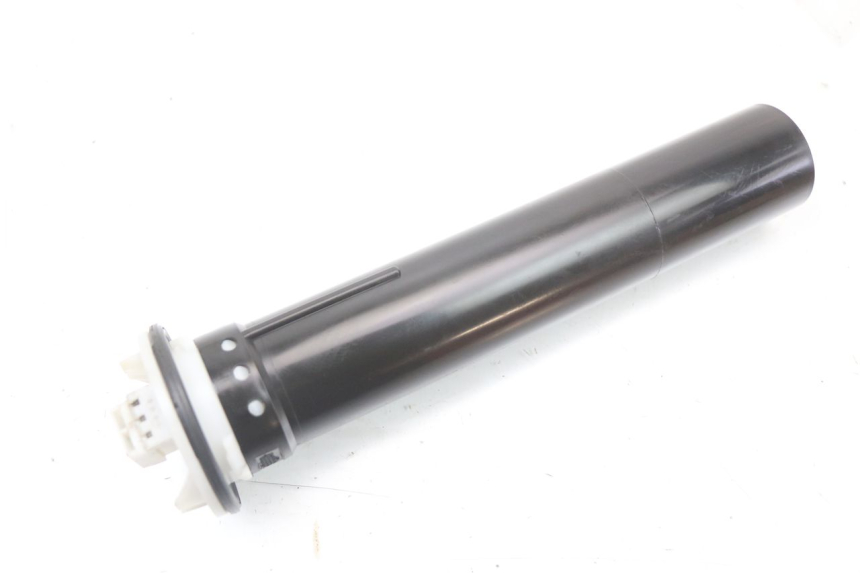 photo de WSKAŹNIK POZIOMU PALIWA W ZBIORNIKU APRILIA SR MOTARD 50 (2012 - 2018) - Inny kąt widzenia