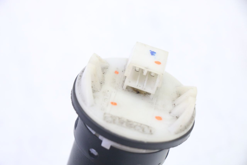 photo de WSKAŹNIK POZIOMU PALIWA W ZBIORNIKU APRILIA SR R 2T LC 50 (2018 - 2021) - Zoom stanu zużycia