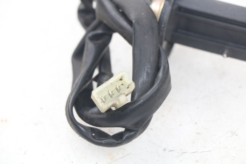 photo de WSKAŹNIK POZIOMU PALIWA W ZBIORNIKU FYM STRADA 50 (2007 - 2014) - Inny kąt widzenia