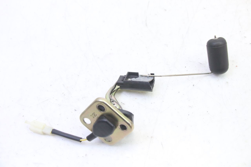 photo de WSKAŹNIK POZIOMU PALIWA W ZBIORNIKU PEUGEOT STREETZONE I NAKED 2T 50 (2018 - 2020) - Zoom stanu zużycia