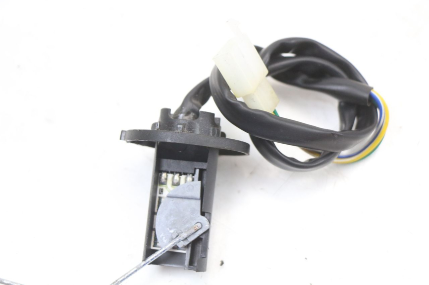 photo de WSKAŹNIK POZIOMU PALIWA W ZBIORNIKU JM MOTORS SUNNY 50 (2017 - 2020) - Zbliżenie techniczne