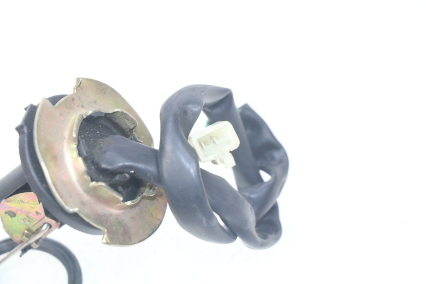 photo de WSKAŹNIK POZIOMU PALIWA W ZBIORNIKU PEUGEOT TWEET ACTIVE 4T 50 (2018 - 2022) - Inny kąt widzenia