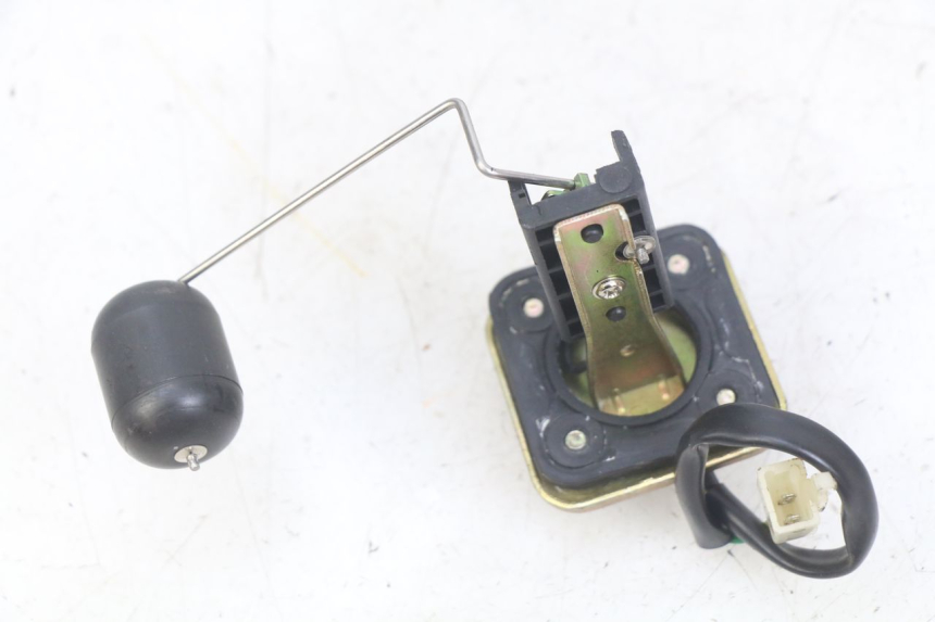 photo de WSKAŹNIK POZIOMU PALIWA W ZBIORNIKU PEUGEOT TWEET 125 (2018 - 2021) - Zoom stanu zużycia