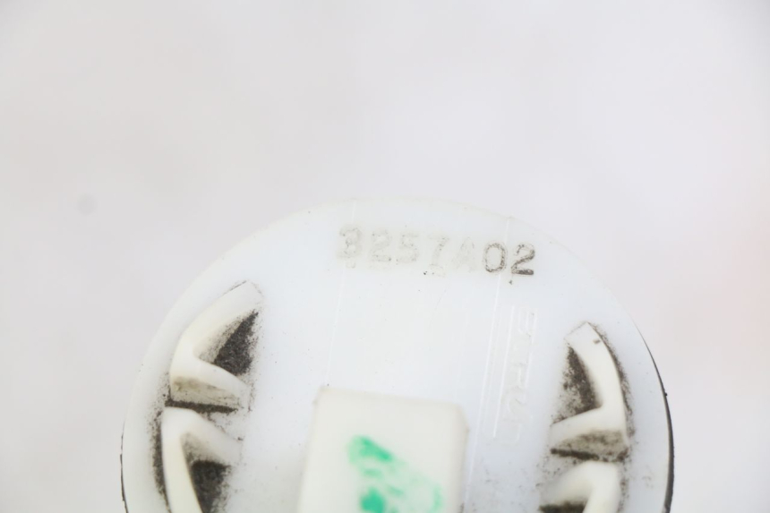 photo de WSKAŹNIK POZIOMU PALIWA W ZBIORNIKU PIAGGIO VESPA LX 2T 50 (2005 - 2013) - Zbliżenie techniczne