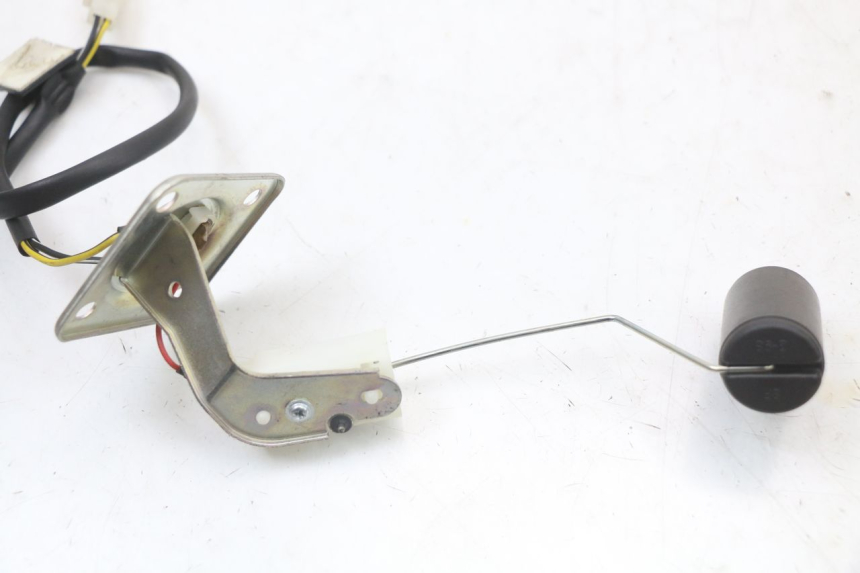 photo de WSKAŹNIK POZIOMU PALIWA W ZBIORNIKU PIAGGIO VESPA PRIMAVERA 4T 50 (2021 - 2024) - Inny kąt widzenia