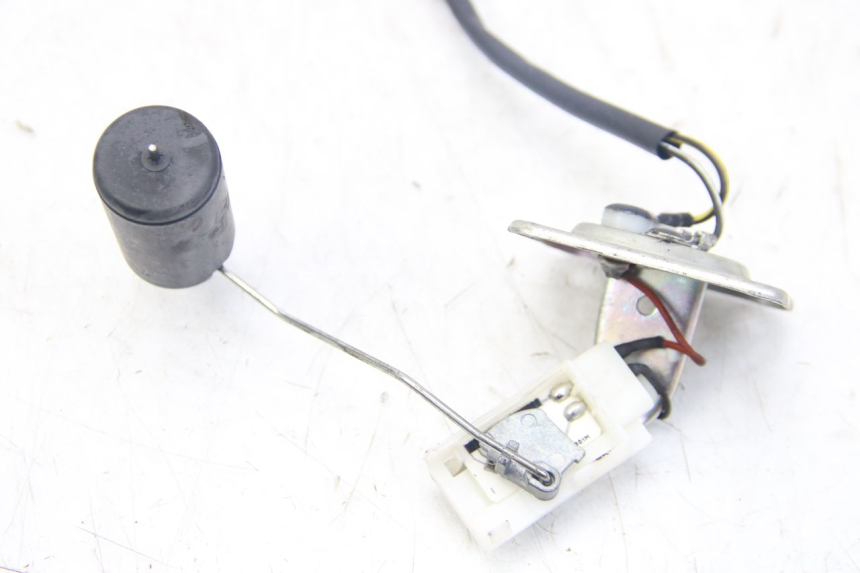 photo de WSKAŹNIK POZIOMU PALIWA W ZBIORNIKU PIAGGIO VESPA SPRINT 2T 50 (2014 - 2018) - Zoom stanu zużycia