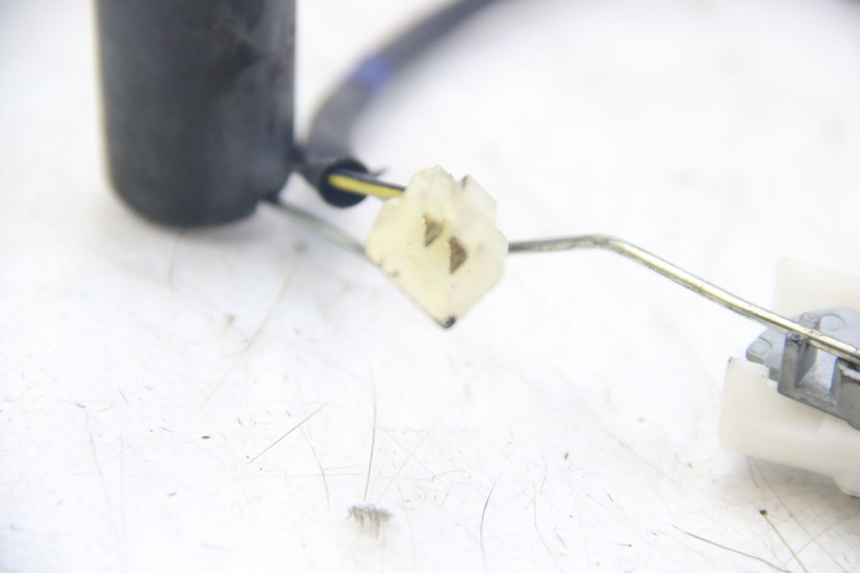 photo de WSKAŹNIK POZIOMU PALIWA W ZBIORNIKU PIAGGIO VESPA SPRINT 2T 50 (2014 - 2018) - Zbliżenie techniczne