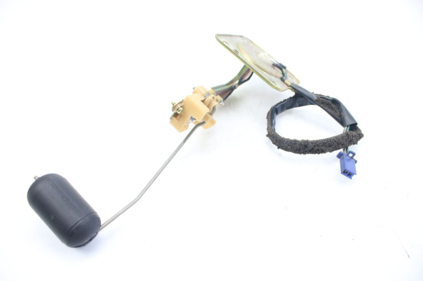 photo de WSKAŹNIK POZIOMU PALIWA W ZBIORNIKU HONDA VFR FI RC46 800 (1998 - 2001) - Zbliżenie techniczne