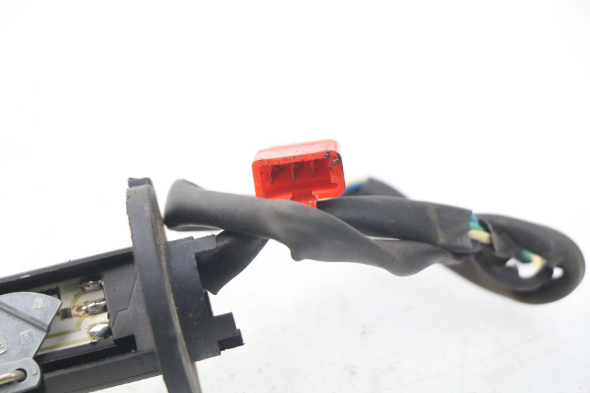 photo de WSKAŹNIK POZIOMU PALIWA W ZBIORNIKU EUROCKA VIRTUALITY GT 4T 50 (2011 - 2017) - Zbliżenie techniczne