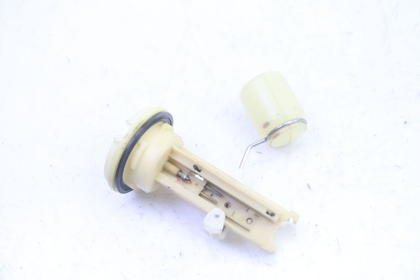 photo de WSKAŹNIK POZIOMU PALIWA W ZBIORNIKU PEUGEOT VIVACITY 100 (1999 - 2008) - Zoom stanu zużycia