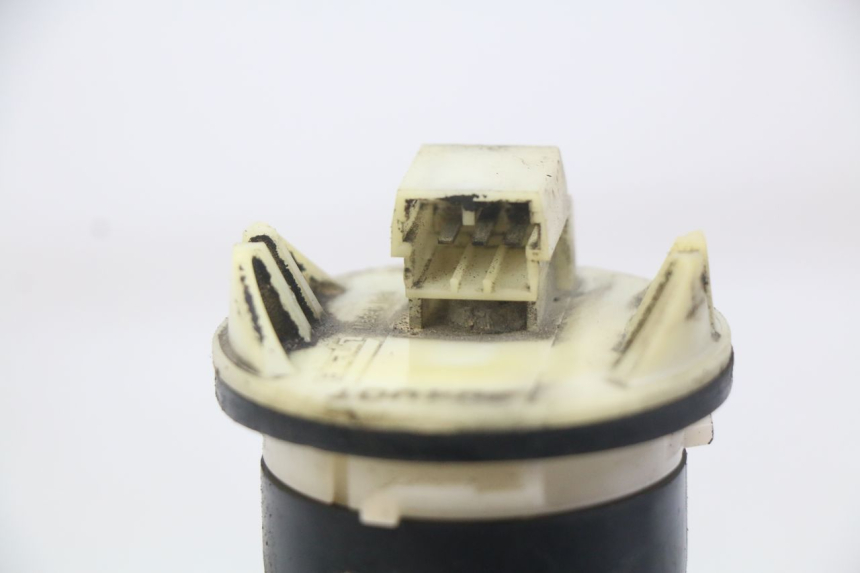 photo de WSKAŹNIK POZIOMU PALIWA W ZBIORNIKU PIAGGIO X8 125 (2004 - 2007) - Inny kąt widzenia