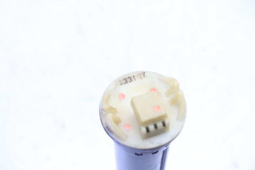 photo de WSKAŹNIK POZIOMU PALIWA W ZBIORNIKU PIAGGIO X9 EVOLUTION 125 (2003 - 2007) - Szczegół części