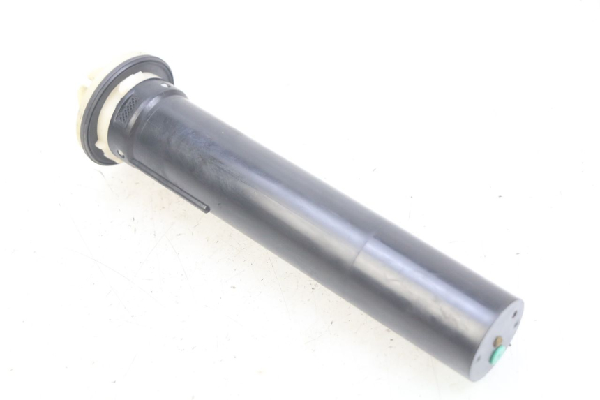 photo de WSKAŹNIK POZIOMU PALIWA W ZBIORNIKU PIAGGIO XEVO - X EVO 125 (2007 - 2017) - Inny kąt widzenia