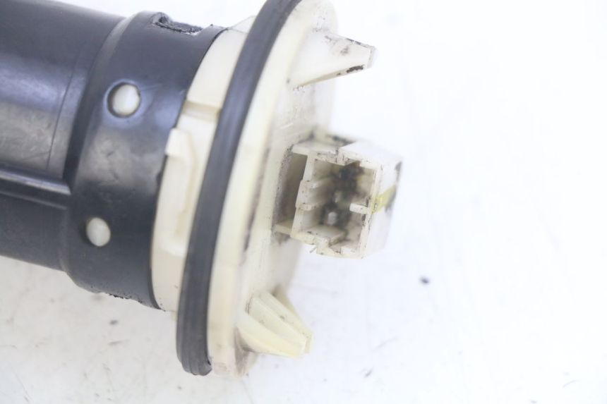 photo de WSKAŹNIK POZIOMU PALIWA W ZBIORNIKU PIAGGIO XEVO - X EVO 125 (2007 - 2017) - Zbliżenie techniczne