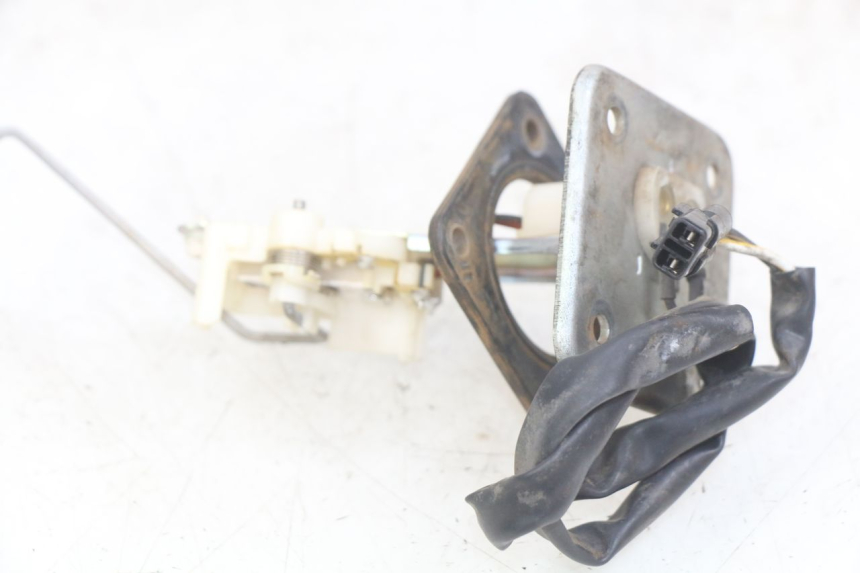 photo de WSKAŹNIK POZIOMU PALIWA W ZBIORNIKU KAWASAKI Z 750 (2007 - 2013) - Inny kąt widzenia