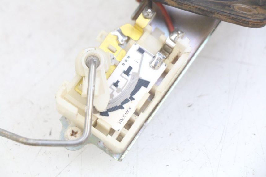 photo de WSKAŹNIK POZIOMU PALIWA W ZBIORNIKU KAWASAKI Z 750 (2007 - 2013) - Stan powierzchni