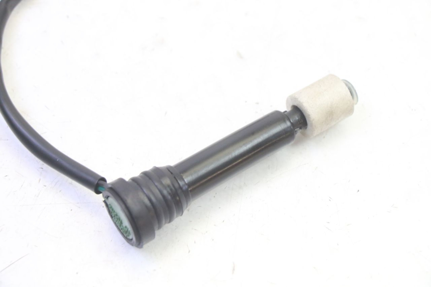 photo de MIARKA POZIOMU OLEJU W ZBIORNIKU KYMCO AGILITY NAKED RENOUVO 2T 50 (2011 - 2018) - Inny kąt widzenia