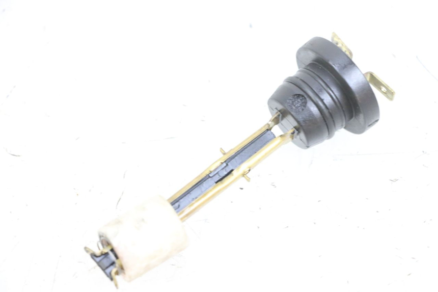 photo de MIARKA POZIOMU OLEJU W ZBIORNIKU YAMAHA BW'S EASY 50 (2013 - 2016) - Zoom stanu zużycia