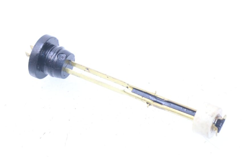 photo de MIARKA POZIOMU OLEJU W ZBIORNIKU PEUGEOT ELYSTAR 50 (2002 - 2014) - Zoom stanu zużycia