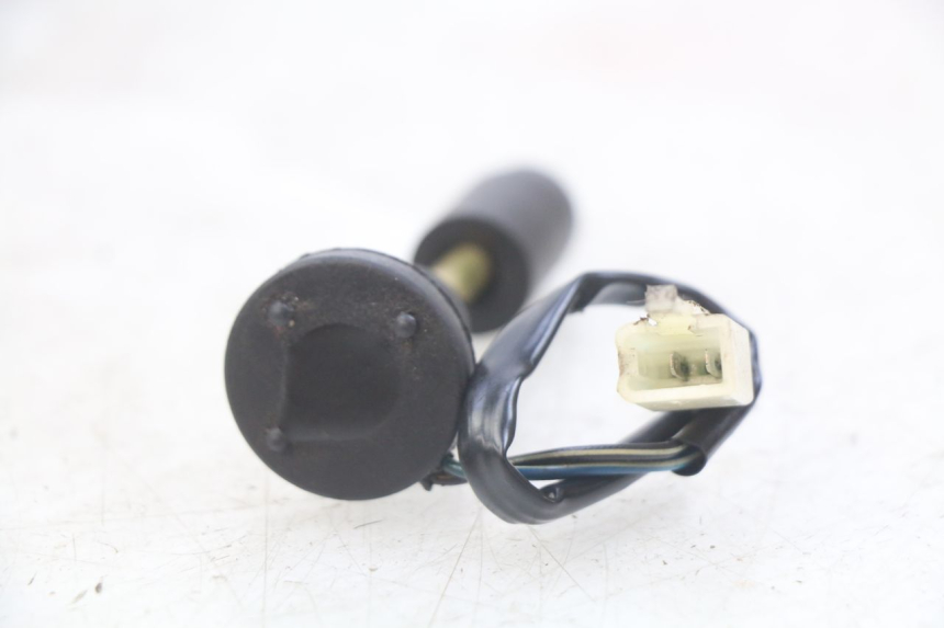 photo de MIERNIK POZIOMU OLEJU W ZBIORNIKU KEEWAY F-ACT FACT 50 (2006 - 2011) - Zoom stanu zużycia