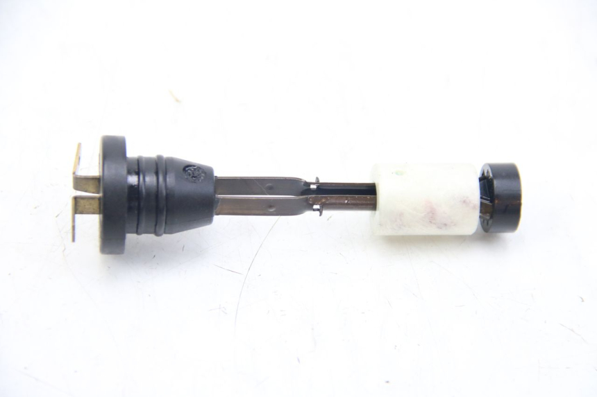 photo de MIARKA POZIOMU OLEJU W ZBIORNIKU PEUGEOT FOX 50 (1995 - 2003) - Widok główny