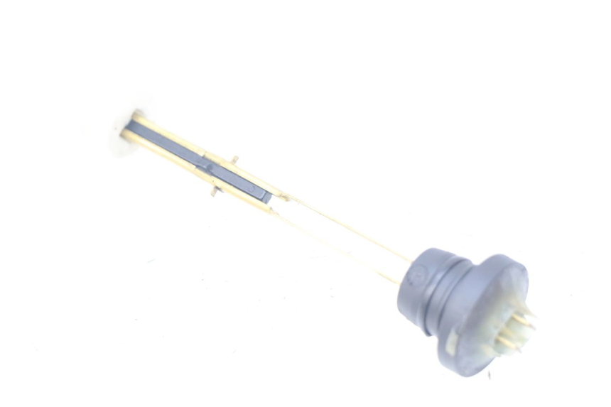 photo de MIARKA POZIOMU OLEJU W ZBIORNIKU PEUGEOT LUDIX 50 (2008 - 2017) - Zoom stanu zużycia