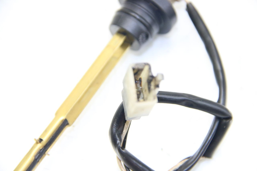 photo de MIARKA POZIOMU OLEJU W ZBIORNIKU PEUGEOT LUDIX 50 (2008 - 2017) - Szczegół części