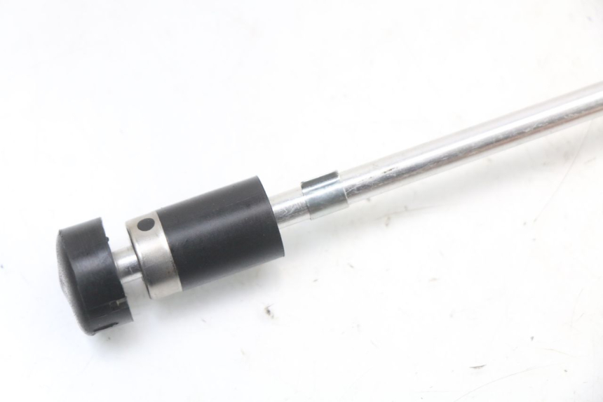 photo de MIARKA POZIOMU OLEJU W ZBIORNIKU RIEJU MRT 50 (2018 - 2021) - Inny kąt widzenia