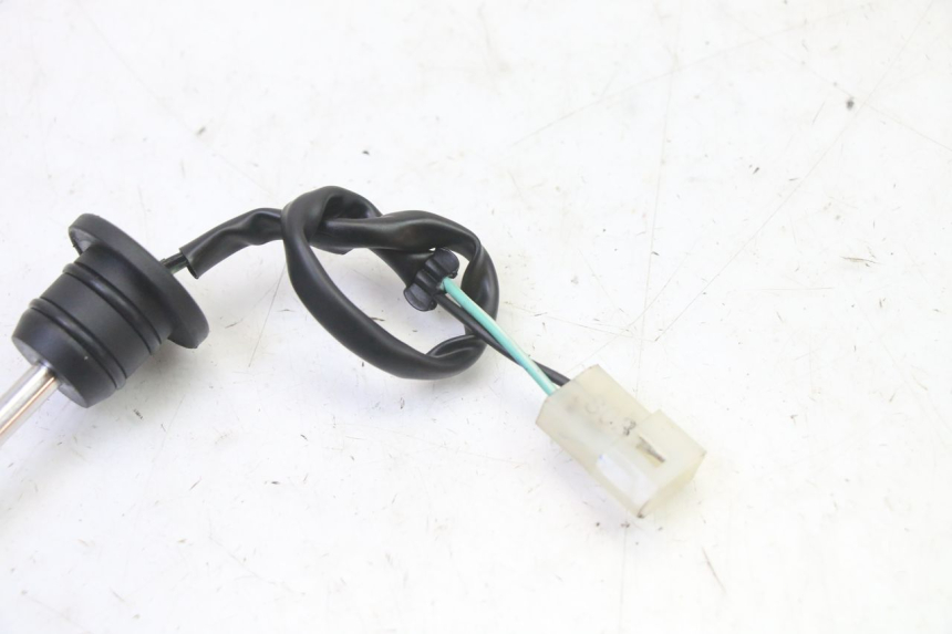 photo de MIARKA POZIOMU OLEJU W ZBIORNIKU RIEJU MRT 50 (2018 - 2021) - Zoom stanu zużycia