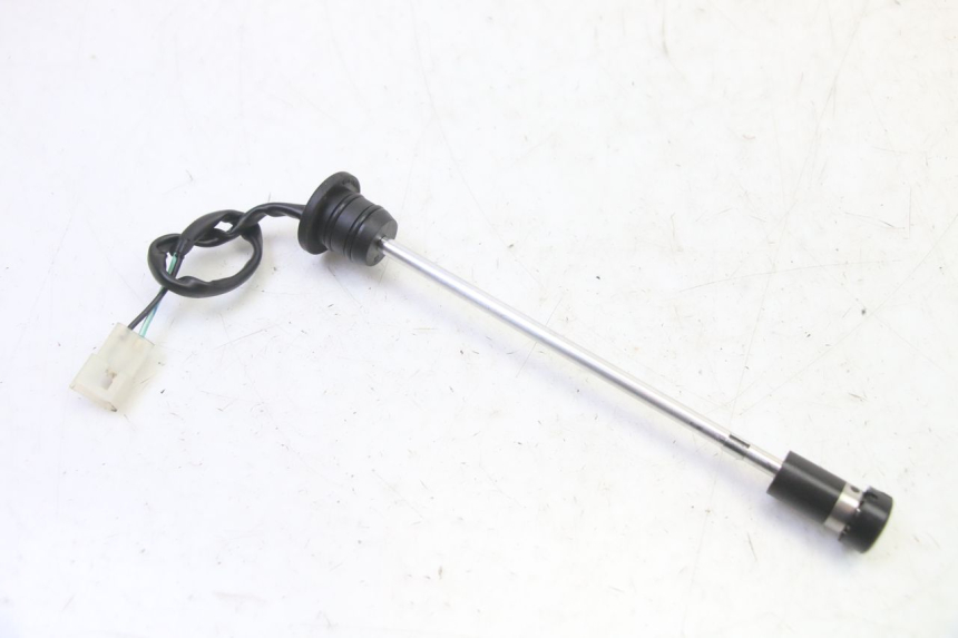 photo de MIARKA POZIOMU OLEJU W ZBIORNIKU RIEJU MRT 50 (2018 - 2021) - Inny kąt widzenia