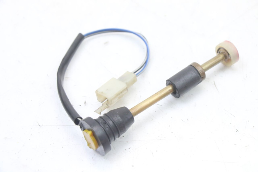 photo de MIARKA POZIOMU OLEJU W ZBIORNIKU PEUGEOT SPEEDFIGHT 3 LC 2T 50 (2009 - 2015) - Zoom stanu zużycia