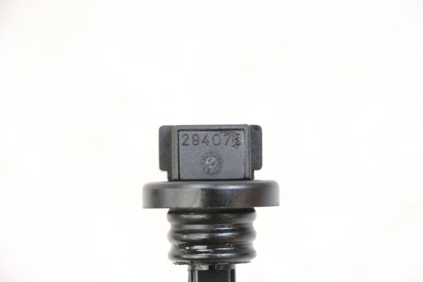 photo de MIARKA POZIOMU OLEJU W ZBIORNIKU PIAGGIO VESPA S 2T 50 (2007 - 2014) - Zoom stanu zużycia