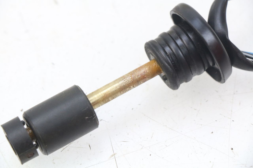 photo de MIARKA POZIOMU OLEJU W ZBIORNIKU IMF INDUSTRIE PTIO 2 50 (2014 - 2017) - Zbliżenie techniczne