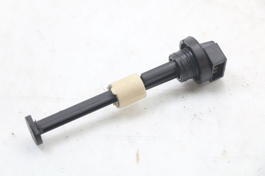 photo de MIARKA POZIOMU OLEJU W ZBIORNIKU GILERA RUNNER LC 50 (1997 - 1998) - Zoom stanu zużycia