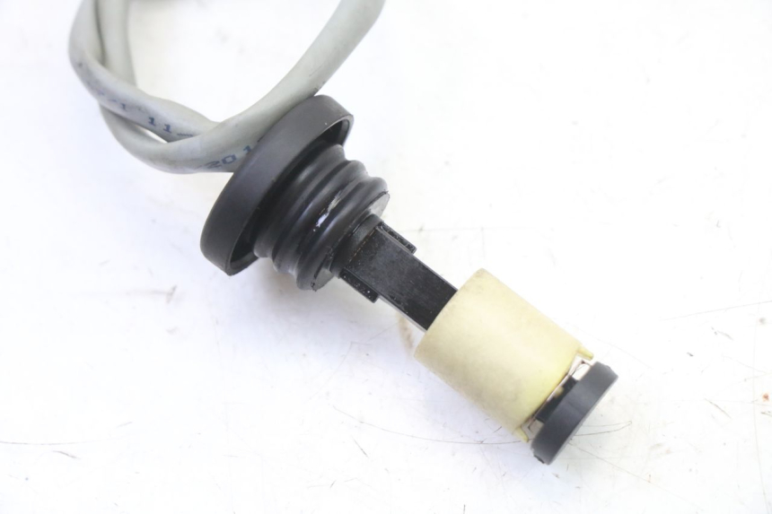 photo de MIARKA POZIOMU OLEJU W ZBIORNIKU APRILIA SR 2T 50 (2018 - 2022) - Zoom stanu zużycia