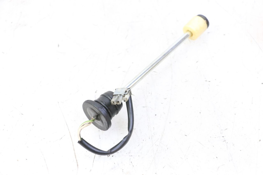 photo de MIERNIK POZIOMU OLEJU W ZBIORNIKU APRILIA SR R 2T LC 50 (2018 - 2021) - Zoom stanu zużycia