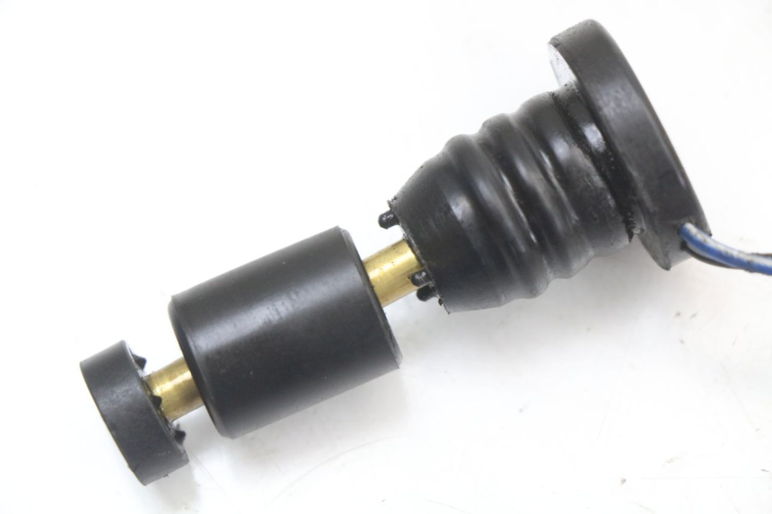 photo de MIARKA POZIOMU OLEJU W ZBIORNIKU PEUGEOT STREETZONE I 2T 50 (2018 - 2020) - Zoom stanu zużycia