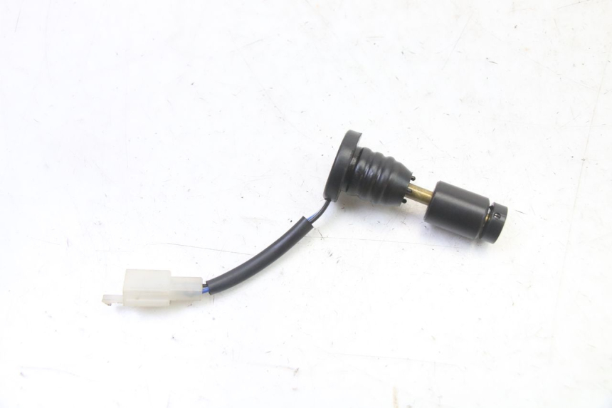 photo de MIARKA POZIOMU OLEJU W ZBIORNIKU PEUGEOT STREETZONE I NAKED 2T 50 (2018 - 2020) - Zoom stanu zużycia