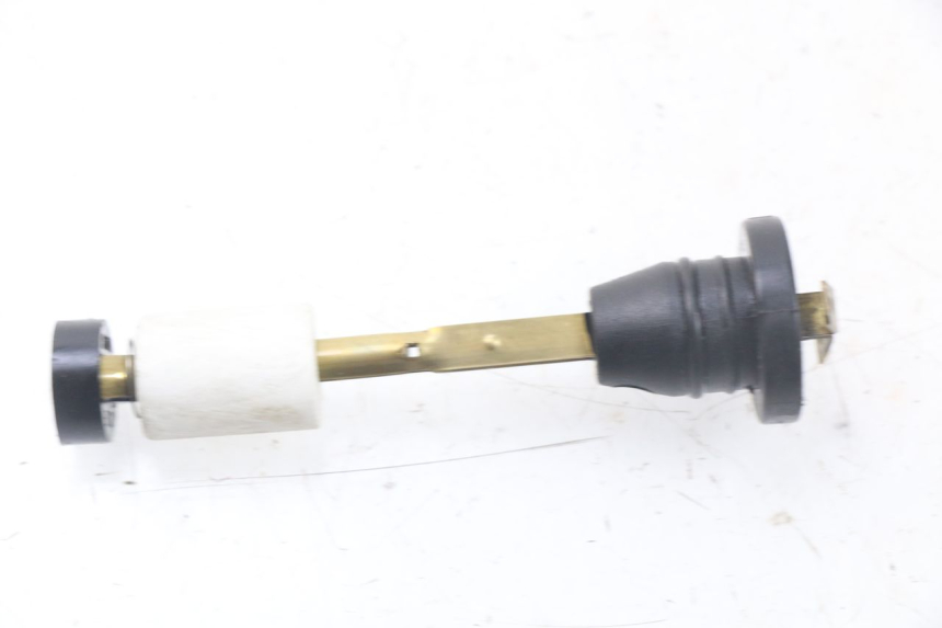 photo de MIARKA POZIOMU OLEJU W ZBIORNIKU MBK STUNT NAKED 50 (2004 - 2018) - Zoom stanu zużycia