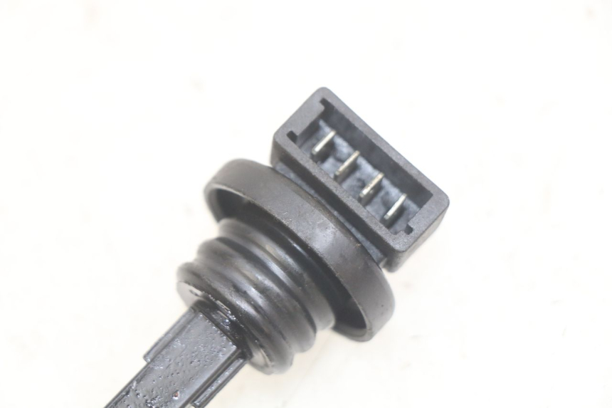 photo de MIARKA POZIOMU OLEJU W ZBIORNIKU PIAGGIO VESPA S 2T 50 (2007 - 2014) - Zoom stanu zużycia