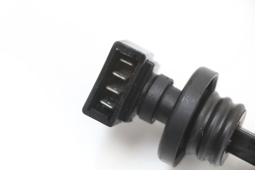 photo de MIARKA POZIOMU OLEJU W ZBIORNIKU PIAGGIO VESPA S 2T 50 (2007 - 2014) - Zoom stanu zużycia