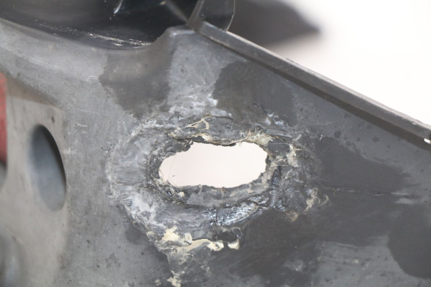 photo de Złącze tylnej owiewki KYMCO AGILITY 4T 50 (2005 - 2018) - Inny kąt widzenia