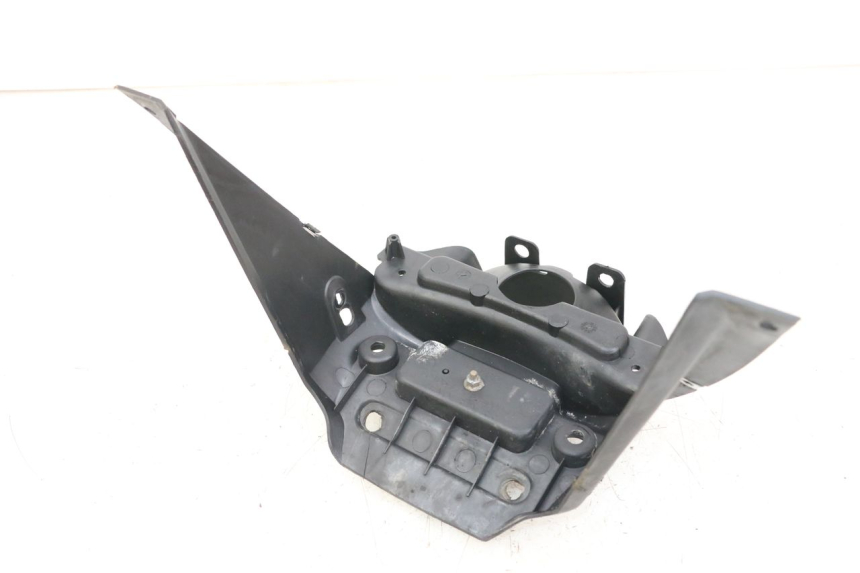 photo de Złącze owiewki tylnej KYMCO AGILITY 4T 50 (2018 - 2022) - Zoom stanu zużycia