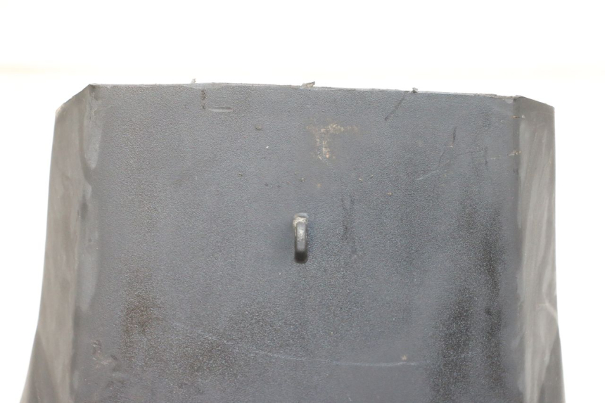 photo de Złącze tylnej owiewki KYMCO AGILITY PREMIUM 50 (2007 - 2010) - Zoom stanu zużycia