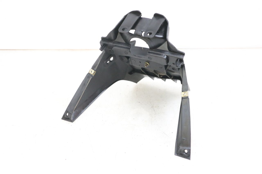 photo de Złącze tylnej owiewki KYMCO AGILITY PREMIUM 50 (2007 - 2010) - Inny kąt widzenia